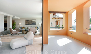 Modern gerenoveerd duplex penthouse, met panoramisch zeezicht in een 24u beveiligd complex in Nueva Andalucia, Marbella 45375 