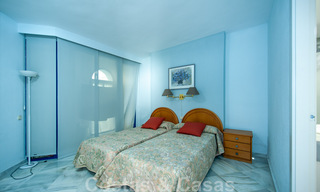 Riant appartement te koop met een ruim terras en privézwembad, tweedelijns strand in Marbella centrum 44942 