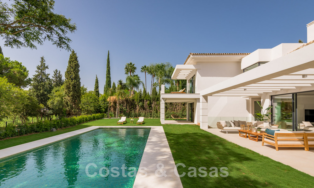Spaanse designervilla te koop, op een steenworp van de golfbaan in Marbella - Benahavis 45468