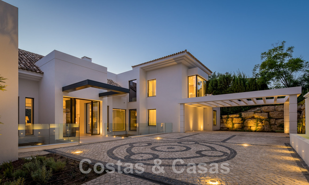 Spaanse designervilla te koop, op een steenworp van de golfbaan in Marbella - Benahavis 45506