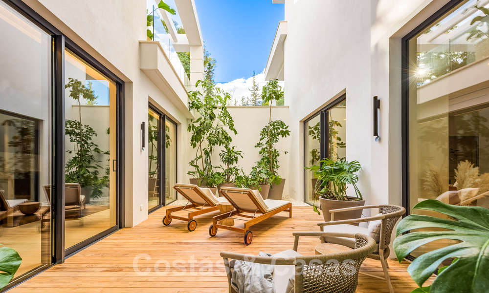 Spaanse designervilla te koop, op een steenworp van de golfbaan in Marbella - Benahavis 49287