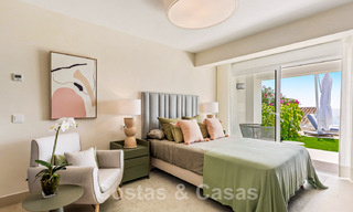 Eigentijdse, volledig gerenoveerde villa te koop, met open zeezicht gelegen in een strandurbanisatie van Estepona 45024 