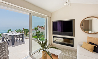 Eigentijdse, volledig gerenoveerde villa te koop, met open zeezicht gelegen in een strandurbanisatie van Estepona 45061 