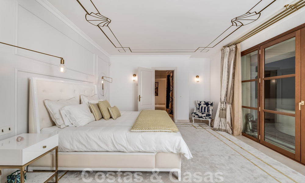 Ruime luxevilla te koop, in Andalusische stijl gesitueerd op een hoge positie in Nueva Andalucia, Marbella 45069