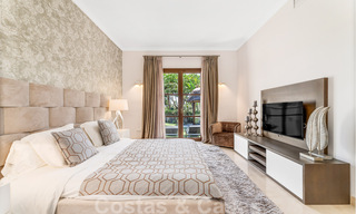 Ruime luxevilla te koop, in Andalusische stijl gesitueerd op een hoge positie in Nueva Andalucia, Marbella 45095 