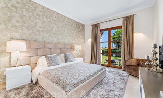 Ruime luxevilla te koop, in Andalusische stijl gesitueerd op een hoge positie in Nueva Andalucia, Marbella 45096 