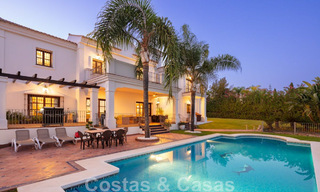 Ruime, charmante luxevilla te koop, in een geprefereerde residentiële woonwijk op de New Golden Mile, Benahavis - Marbella 45604 