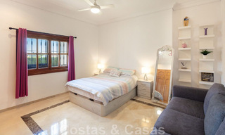 Ruime, charmante luxevilla te koop, in een geprefereerde residentiële woonwijk op de New Golden Mile, Benahavis - Marbella 45616 