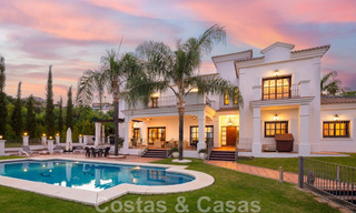Ruime, charmante luxevilla te koop, in een geprefereerde residentiële woonwijk op de New Golden Mile, Benahavis - Marbella 45619 