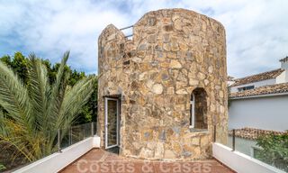 Unieke luxevilla te koop in een moderne, Andalusische bouwstijl, met zeezicht, op loopafstand van Puerto Banus, Marbella 45837 