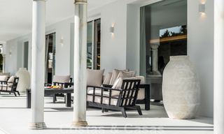 Unieke luxevilla te koop in een moderne, Andalusische bouwstijl, met zeezicht, op loopafstand van Puerto Banus, Marbella 45879 