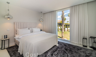 Unieke luxevilla te koop in een moderne, Andalusische bouwstijl, met zeezicht, op loopafstand van Puerto Banus, Marbella 45914 