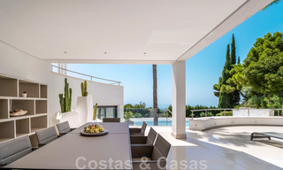Hedendaagse, luxueuze villa te koop met zicht op zee in het meest exclusieve La Zagaleta resort in Benahavis - Marbella 45160 