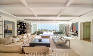 Hedendaagse, luxueuze villa te koop met zicht op zee in het meest exclusieve La Zagaleta resort in Benahavis - Marbella 45173 