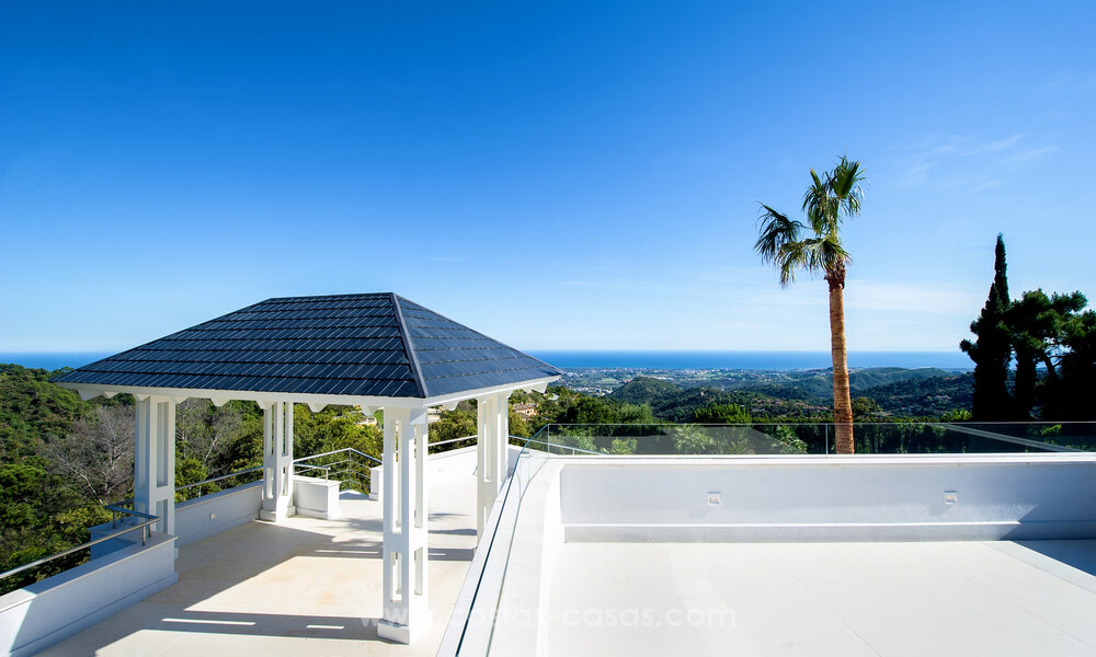 Hedendaagse, luxueuze villa te koop met zicht op zee in het meest exclusieve La Zagaleta resort in Benahavis - Marbella 45220