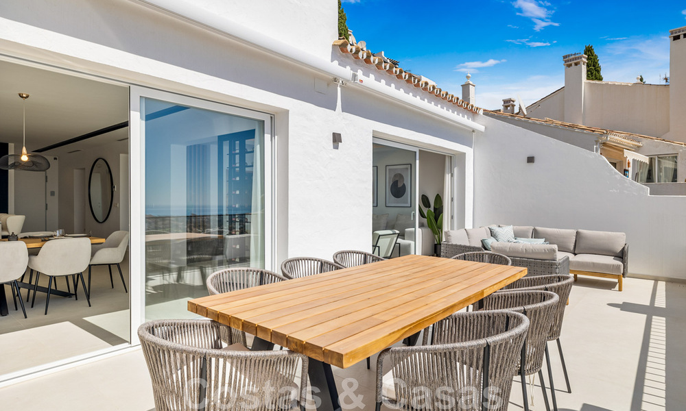 Ruim, volledig gerenoveerd luxepenthouse te koop met zeezicht in Benahavis - Marbella 45283