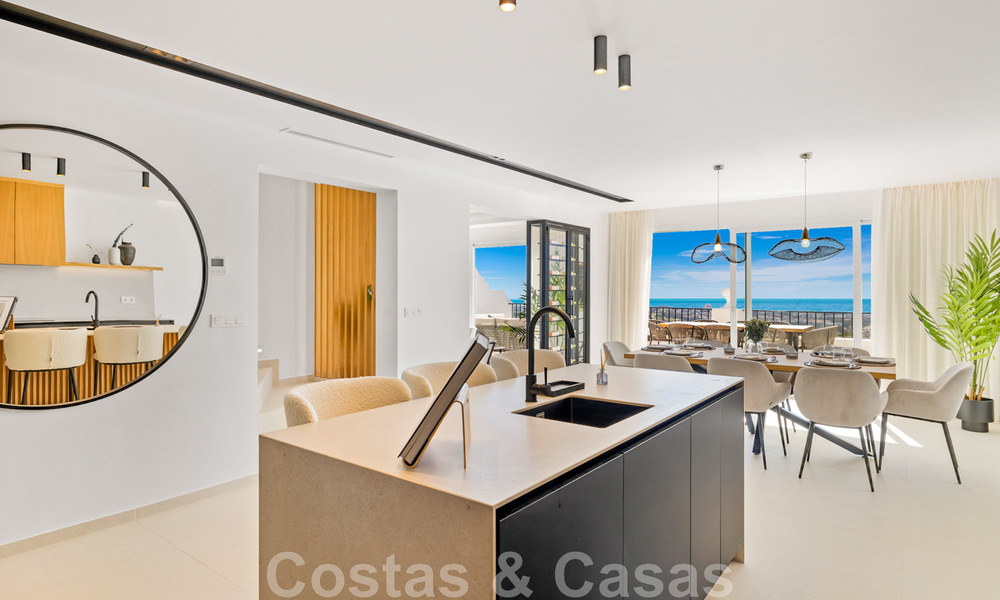 Ruim, volledig gerenoveerd luxepenthouse te koop met zeezicht in Benahavis - Marbella 45304