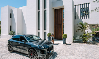 Nieuwe, modernistische designervilla te koop met panoramisch uitzicht, op de New Golden Mile in Marbella - Benahavis 53644 