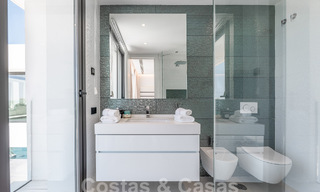 Nieuwe, modernistische designervilla te koop met panoramisch uitzicht, op de New Golden Mile in Marbella - Benahavis 53650 
