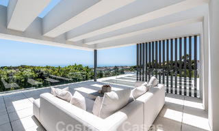 Nieuwe, modernistische designervilla te koop met panoramisch uitzicht, op de New Golden Mile in Marbella - Benahavis 53661 