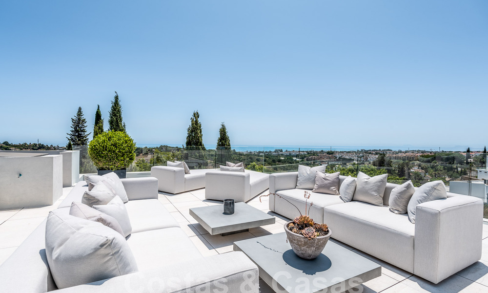 Nieuwe, modernistische designervilla te koop met panoramisch uitzicht, op de New Golden Mile in Marbella - Benahavis 53663