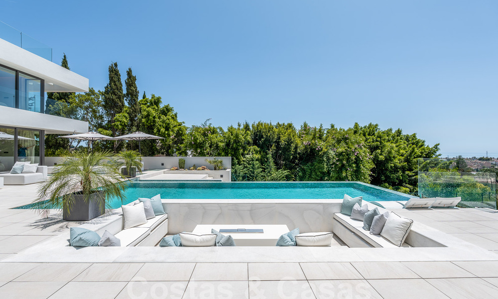 Nieuwe, modernistische designervilla te koop met panoramisch uitzicht, op de New Golden Mile in Marbella - Benahavis 53671