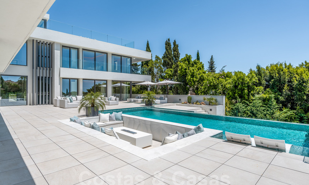 Nieuwe, modernistische designervilla te koop met panoramisch uitzicht, op de New Golden Mile in Marbella - Benahavis 53672