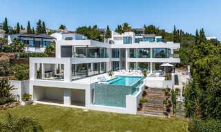 Nieuwe, modernistische designervilla te koop met panoramisch uitzicht, op de New Golden Mile in Marbella - Benahavis 53676 