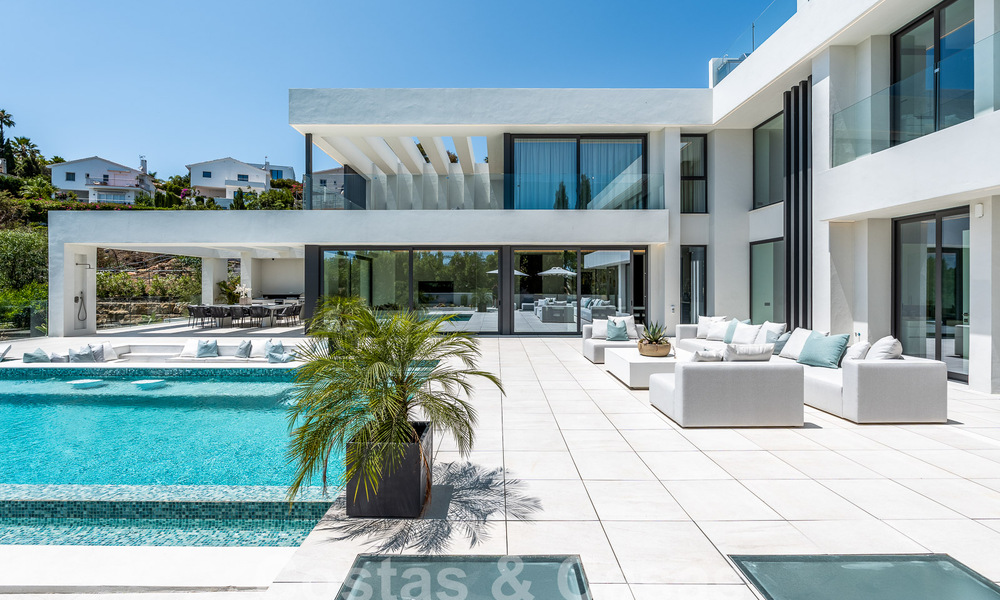 Nieuwe, modernistische designervilla te koop met panoramisch uitzicht, op de New Golden Mile in Marbella - Benahavis 53679