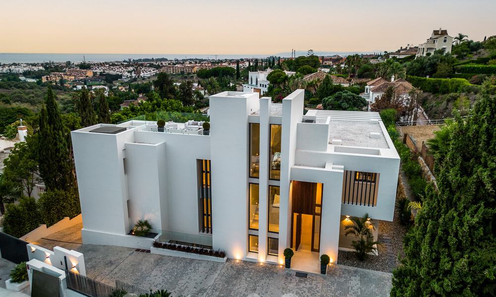 Nieuwe, modernistische designervilla te koop met panoramisch uitzicht, op de New Golden Mile in Marbella - Benahavis 53681