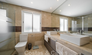 Ruim appartement te koop, volledig gerenoveerd in moderne stijl, gelegen in een begeerde area op de Golden Mile van Marbella 46428 