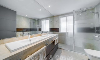 Ruim appartement te koop, volledig gerenoveerd in moderne stijl, gelegen in een begeerde area op de Golden Mile van Marbella 46432 