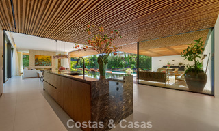Avant-garde designervilla te koop met talrijke luxevoorzieningen in Nueva Andalucia, Marbella 786079 
