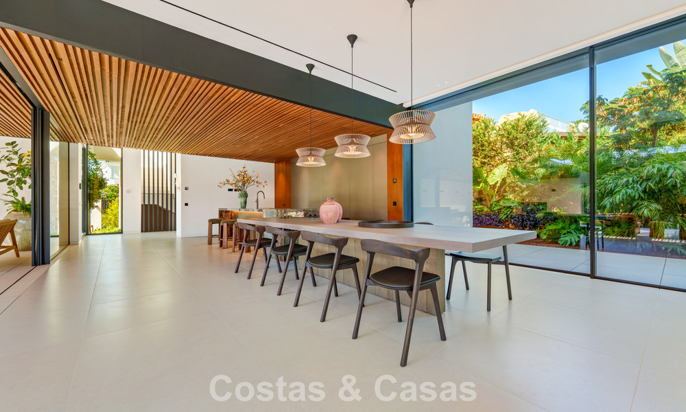 Avant-garde designervilla te koop met talrijke luxevoorzieningen in Nueva Andalucia, Marbella 786082