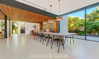Avant-garde designervilla te koop met talrijke luxevoorzieningen in Nueva Andalucia, Marbella 786082 