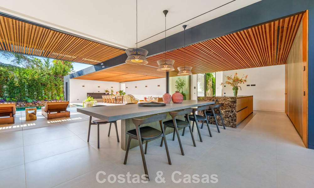 Avant-garde designervilla te koop met talrijke luxevoorzieningen in Nueva Andalucia, Marbella 786084