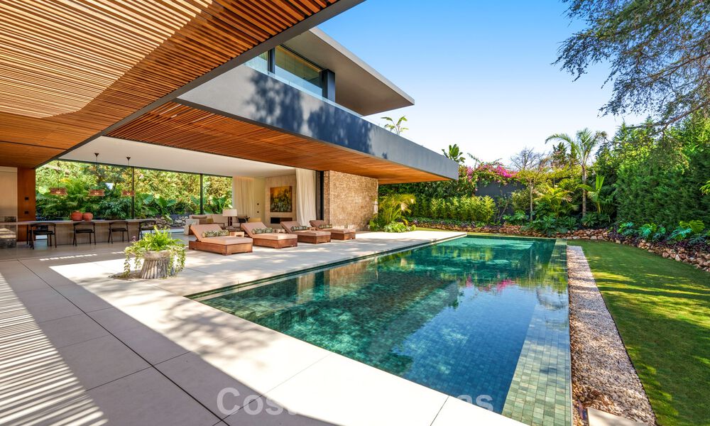 Avant-garde designervilla te koop met talrijke luxevoorzieningen in Nueva Andalucia, Marbella 786091