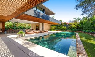 Avant-garde designervilla te koop met talrijke luxevoorzieningen in Nueva Andalucia, Marbella 786091 