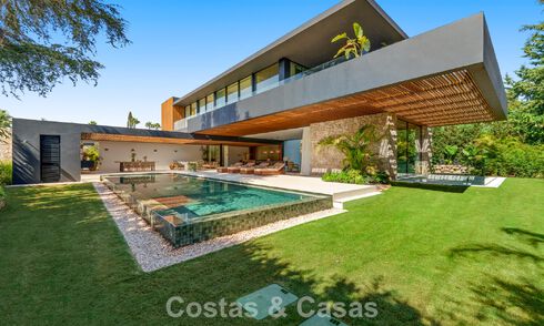 Avant-garde designervilla te koop met talrijke luxevoorzieningen in Nueva Andalucia, Marbella 786093