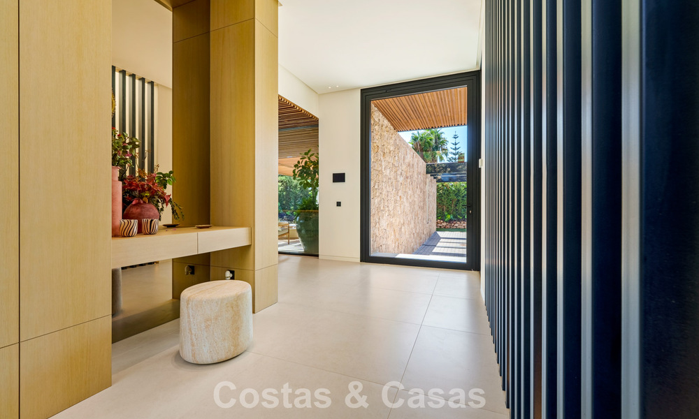 Avant-garde designervilla te koop met talrijke luxevoorzieningen in Nueva Andalucia, Marbella 786097