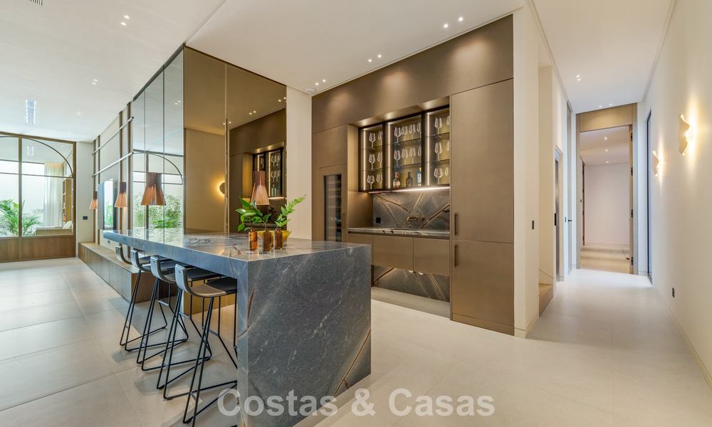 Avant-garde designervilla te koop met talrijke luxevoorzieningen in Nueva Andalucia, Marbella 786099