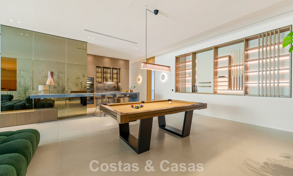 Avant-garde designervilla te koop met talrijke luxevoorzieningen in Nueva Andalucia, Marbella 786101