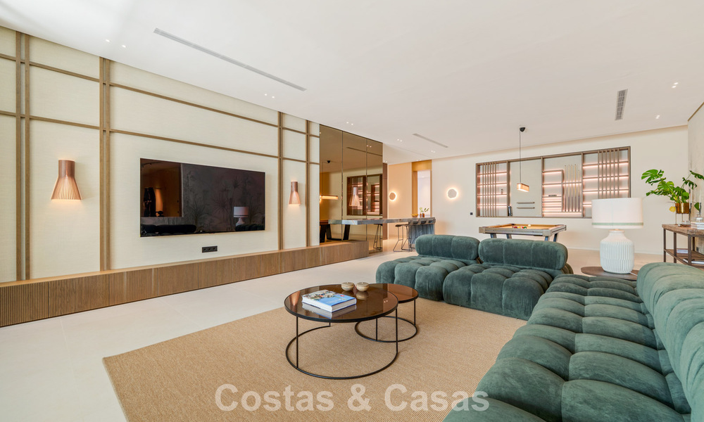 Avant-garde designervilla te koop met talrijke luxevoorzieningen in Nueva Andalucia, Marbella 786102