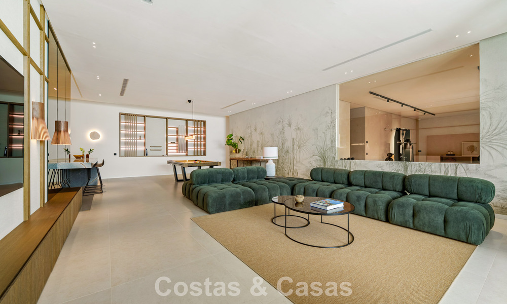 Avant-garde designervilla te koop met talrijke luxevoorzieningen in Nueva Andalucia, Marbella 786104