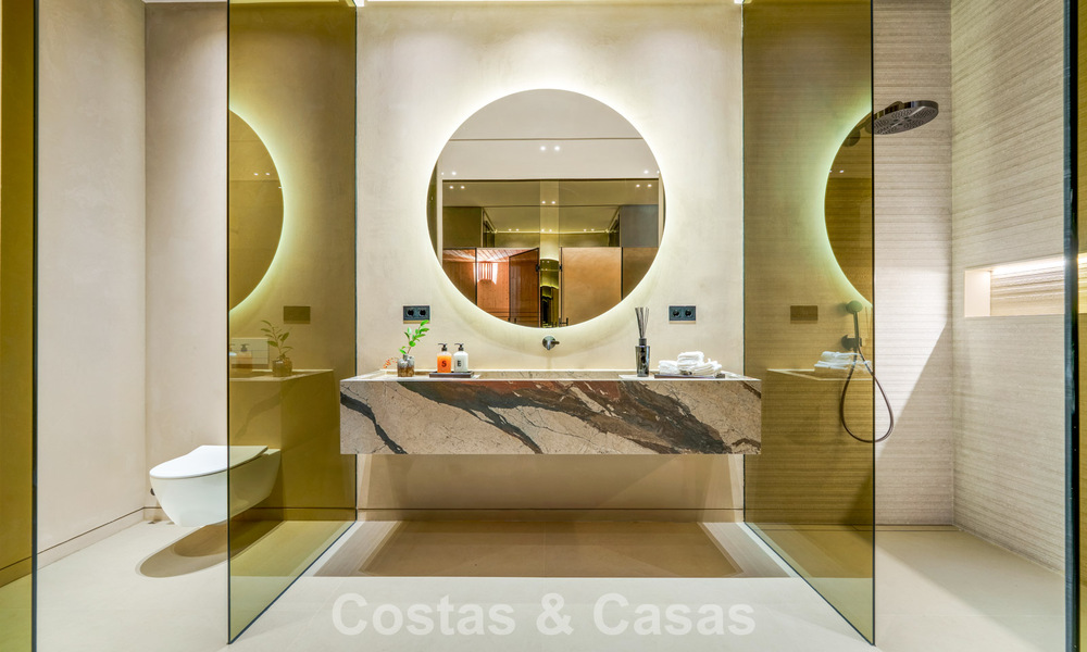 Avant-garde designervilla te koop met talrijke luxevoorzieningen in Nueva Andalucia, Marbella 786107