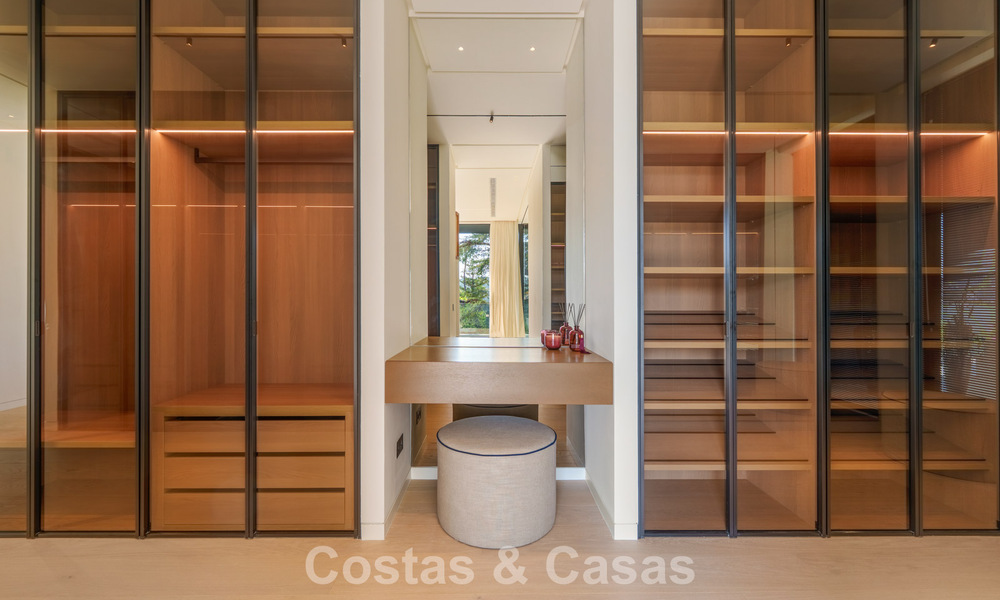 Avant-garde designervilla te koop met talrijke luxevoorzieningen in Nueva Andalucia, Marbella 786124