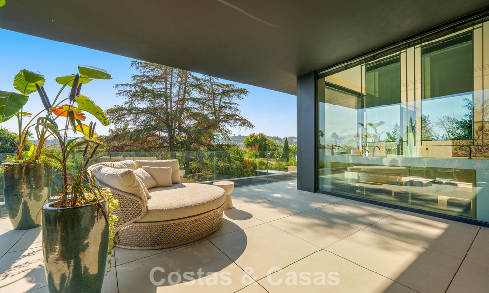 Avant-garde designervilla te koop met talrijke luxevoorzieningen in Nueva Andalucia, Marbella 786125