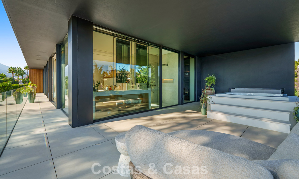 Avant-garde designervilla te koop met talrijke luxevoorzieningen in Nueva Andalucia, Marbella 786127
