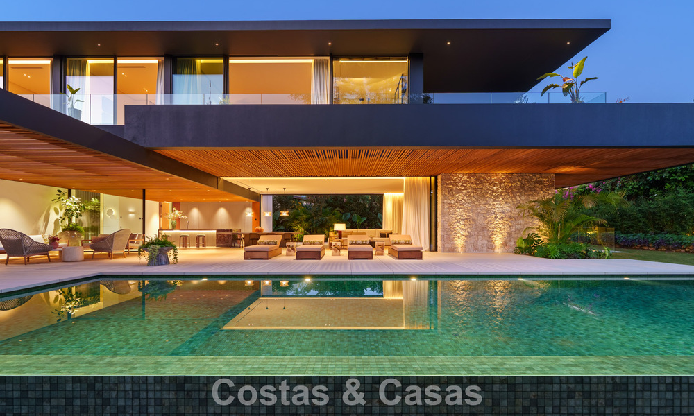 Avant-garde designervilla te koop met talrijke luxevoorzieningen in Nueva Andalucia, Marbella 786129