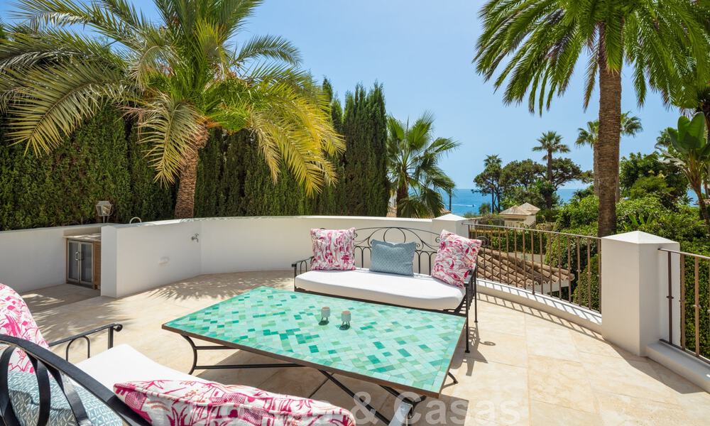 Boutique stijl villa te koop, op een steenworp afstand van het strand op Marbella’s begeerde Golden Mile 45734